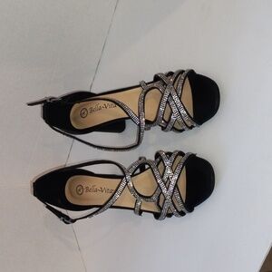 Bella Vita Aliette black rhinestone  strappy Sandal   Size: 8 WW